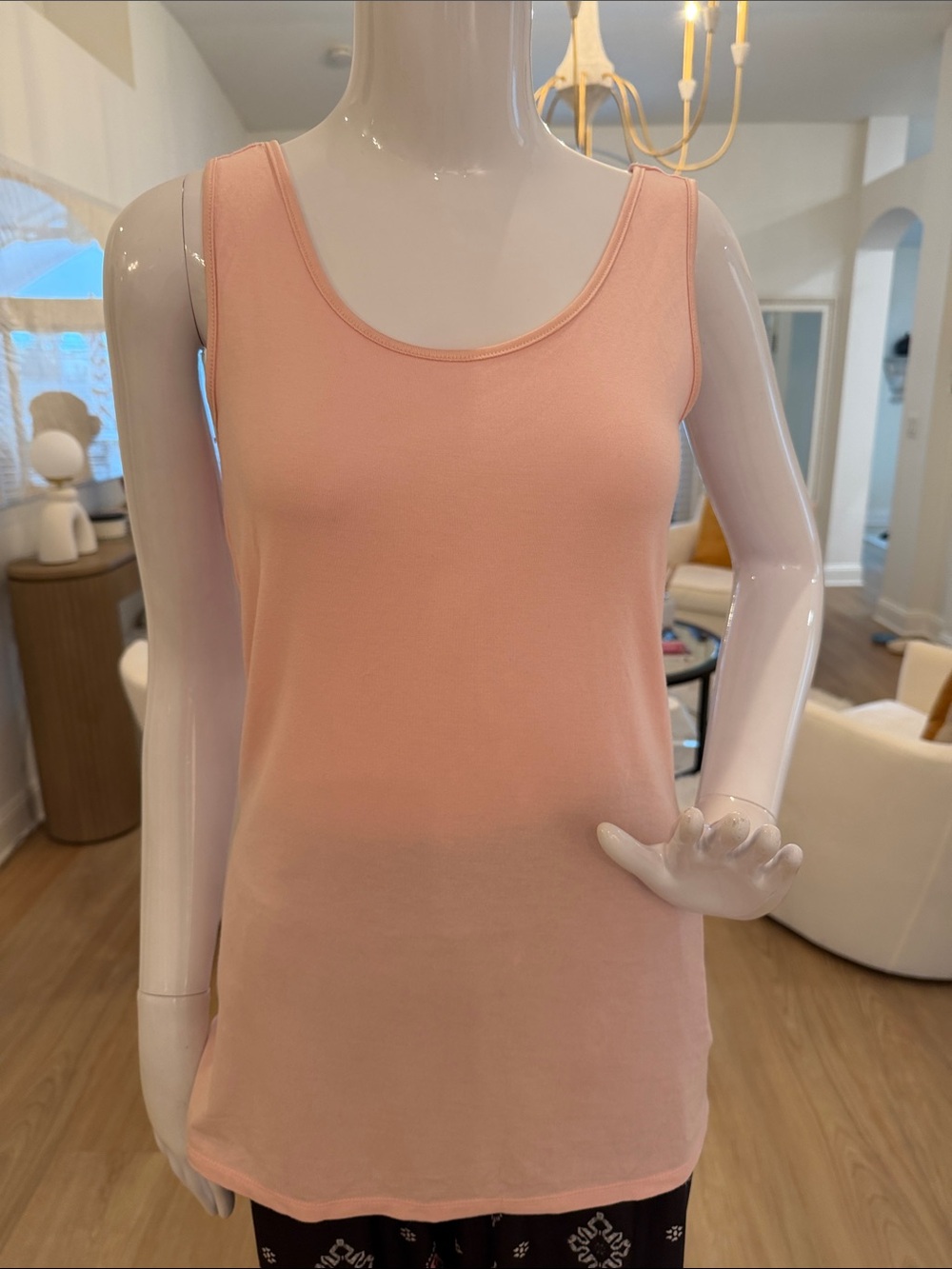 Women’s Sleeveless Scoop Neck Tank Top - Pink